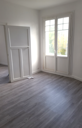 Sol pvc imitation parquet, rénovation murs et plafonds
