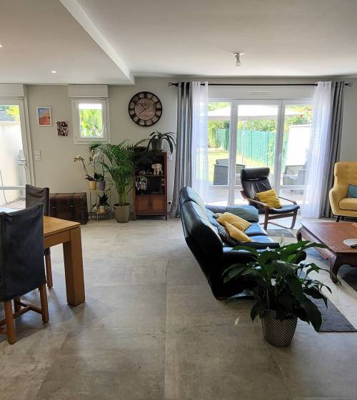 Salon et séjour rénovés après travaux - Brie-Comte-Robert 77170