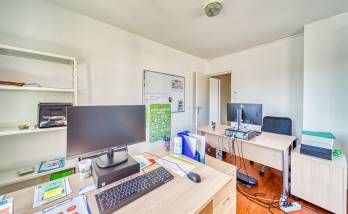 Des bureaux lumineux