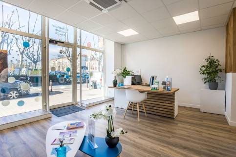 Rénovation complète d'une agence Audition Conseil, Villefranche sur saone