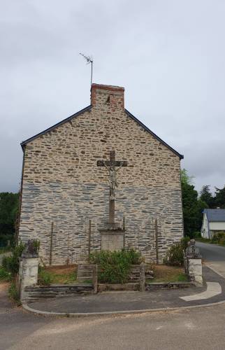 Façade rénovée - Vue de la façade après le ravalement et la mise en valeur de la pierre