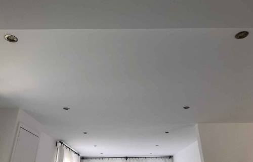 Faux plafond avec spots led intégrés