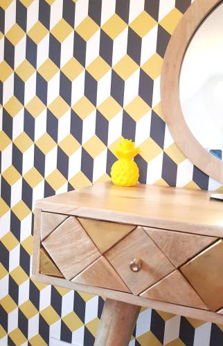 coiffeuse en bois clair  avec miroire rond 