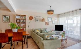 Rénovation d'un appartement avec cuisine ouverte sur l'espace séjour, Lyon 