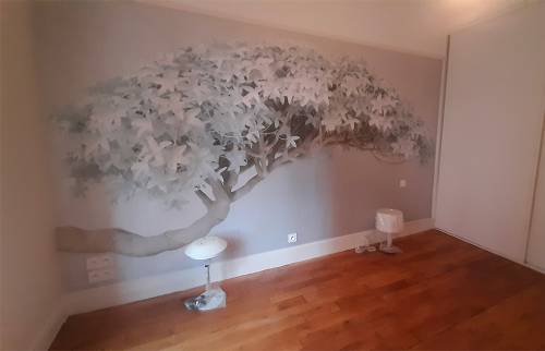 Un papier peint panoramique dans un appartement à Asnières