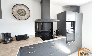 Réalisation d’une cuisine équipée sur-mesure à Nivolas Vermelle