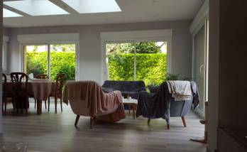 Décoration 100 % personnalisée pour cette extension de maison située à Moult