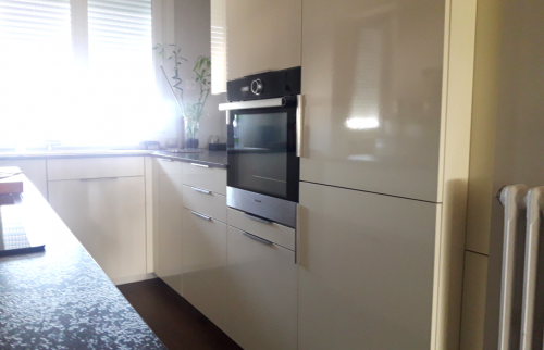 Colonnes four et réfrigérateur