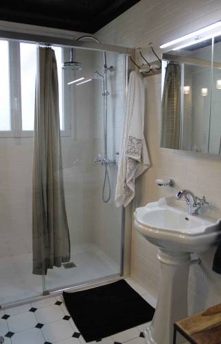 Rénovation d'une salle de bain, style rétro à Boussay