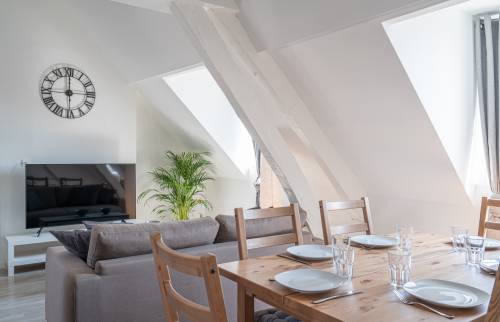 Un appartement rénové et redécoré par la Maison des Travaux de Rambouillet (78120)