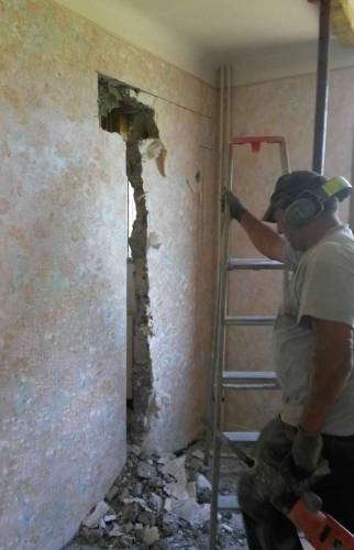 Création de l'ouverture avec renfort provisoire par étais