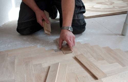 Pose de parquet à lattes