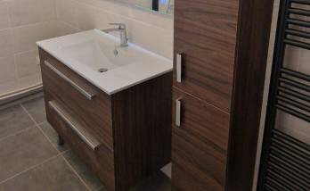 Meuble avec vasque et armoire de rangement