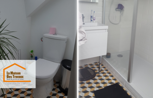 Salle de bain rénovée près d’Héricourt – Nouvelle salle de bain avec douche à l’italienne, carrelage graphique et WC moderne. Confort et style au rendez-vous.