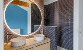 Saint Germain au Mont D'Or (69650) : création d'une salle de bain dans une suite parentale, carreaux zellige noir avec pose en chevron