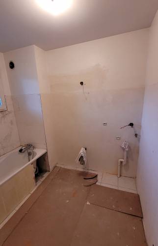 Rénovation complète d’une salle de bain et des WC dans un appartement à Vinay AVANT