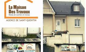 La façade de la maison avec sa nouvelle porte 