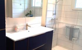 vue d'ensemble de la nouvelle salle de bain