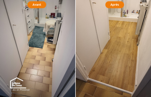 Avant/après de la rénovation d'un sol de salle de bains dans le Pays d'Aix avec la pose d'un revêtement PVC imitation parquet.