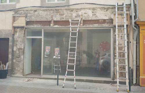 vitrine en cours de remplacement