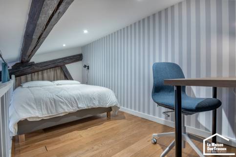 Rénovation d'un appartement du VIeux Lyon avec création d'une chambre en mezzanineRénovation complète d'un appartement du Vieux Lyon pour une colocation étudiante en meublé, camaieu de bleus