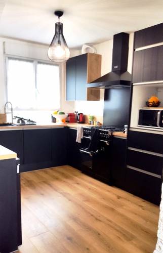 Rénovation d'une cuisine noire à Cherbourg 