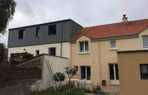 Surélévation de la maison en bardage zinc à Nantes (44)