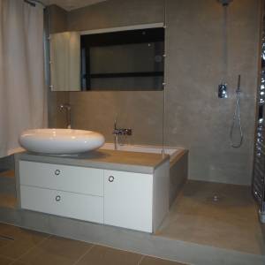 Réhabilitation d'un loft, Bagneux - Salle de bain avec baignoire et douche 