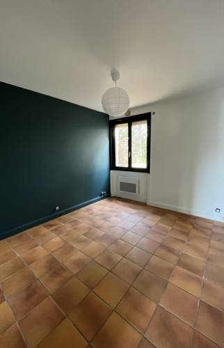 Peinture murs et plafonds chambre (69340 FRANCHEVILLE)