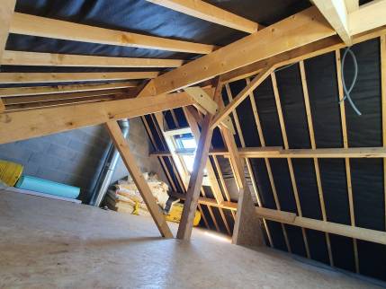 Travaux en cours pour l'aménagement des combles (vue 1)