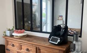 Verrière d'atelier , vue depuis cuisine