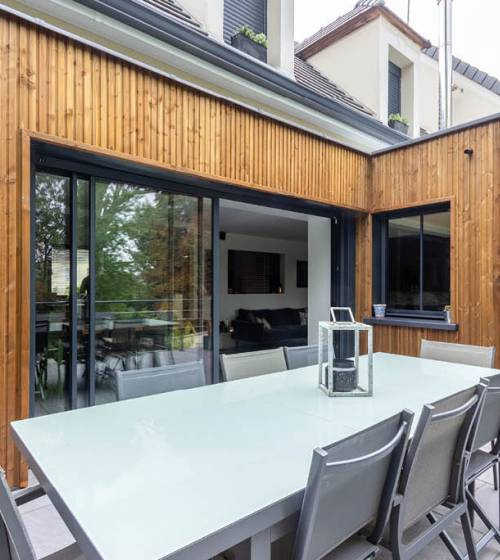 Nouvelles terrasse et façade après extension (Brunoy 91800)