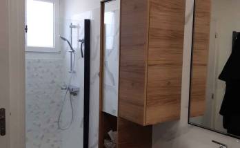Douche et paroi de douche