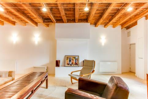 Réhabilitation complète d’un plateau de 60 m pour le transformer en appartement destiné à la location meublée à Lyon, quartier Saint Paul