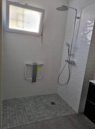 Douche PMR Le Creusot