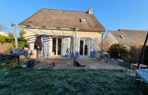 Maison avant l'extension : projet de construction de véranda en Bretagne