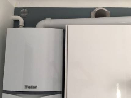 Chaudière apparente dans l'ancienne cuisine - Nantes 44