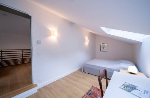 Vue d'ensemble de la chambre d'amis et de la mezzanine