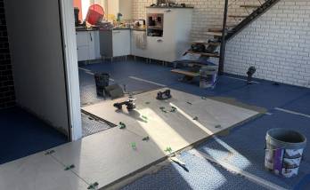 Rénovation de sol intérieur avec pose de carrelage grands carreaux - Valence 26000