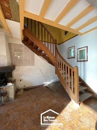 Avant rénovation de cage d'escalier dans le 56