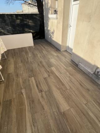 Pose d'un carrelage de terrasse