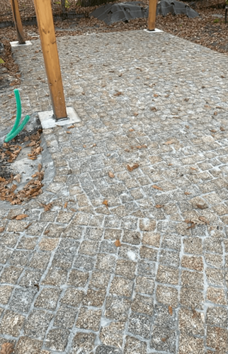 Réalisation d’une cour et d’une allée en pavés