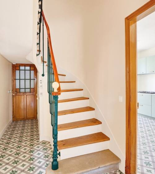 Rénovation d’une cage d’escalier à Colombes (quartier de l’Agent Sarre)