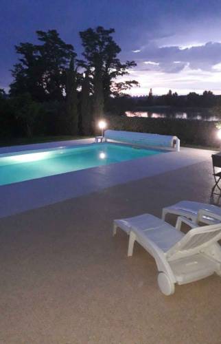 Terrasse et Plage de Piscine - Lyon / Décines