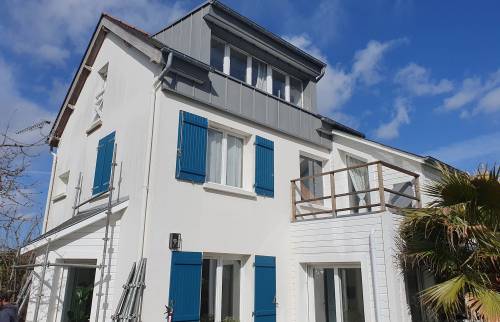 Rénovation de toiture en zinc terminée