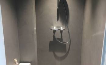 Construction de piscine : la douche