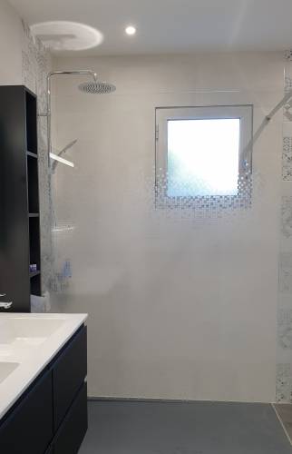 Vue sur l'espace douche