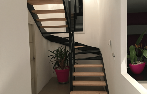 Pose d’un escalier métallique