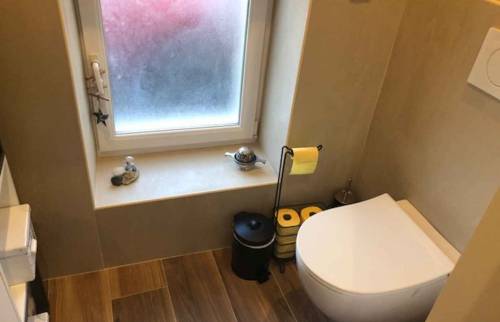 Installer des toilettes à Deauville