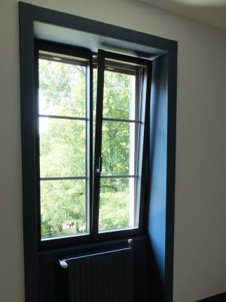 Maison familiale rénovée à Ecully : remplacement des menuiseries extérieures par des menuiseries en aluminium double vitrage